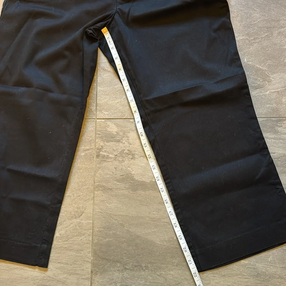 Black Juicy Capris - Picture 6 of 6